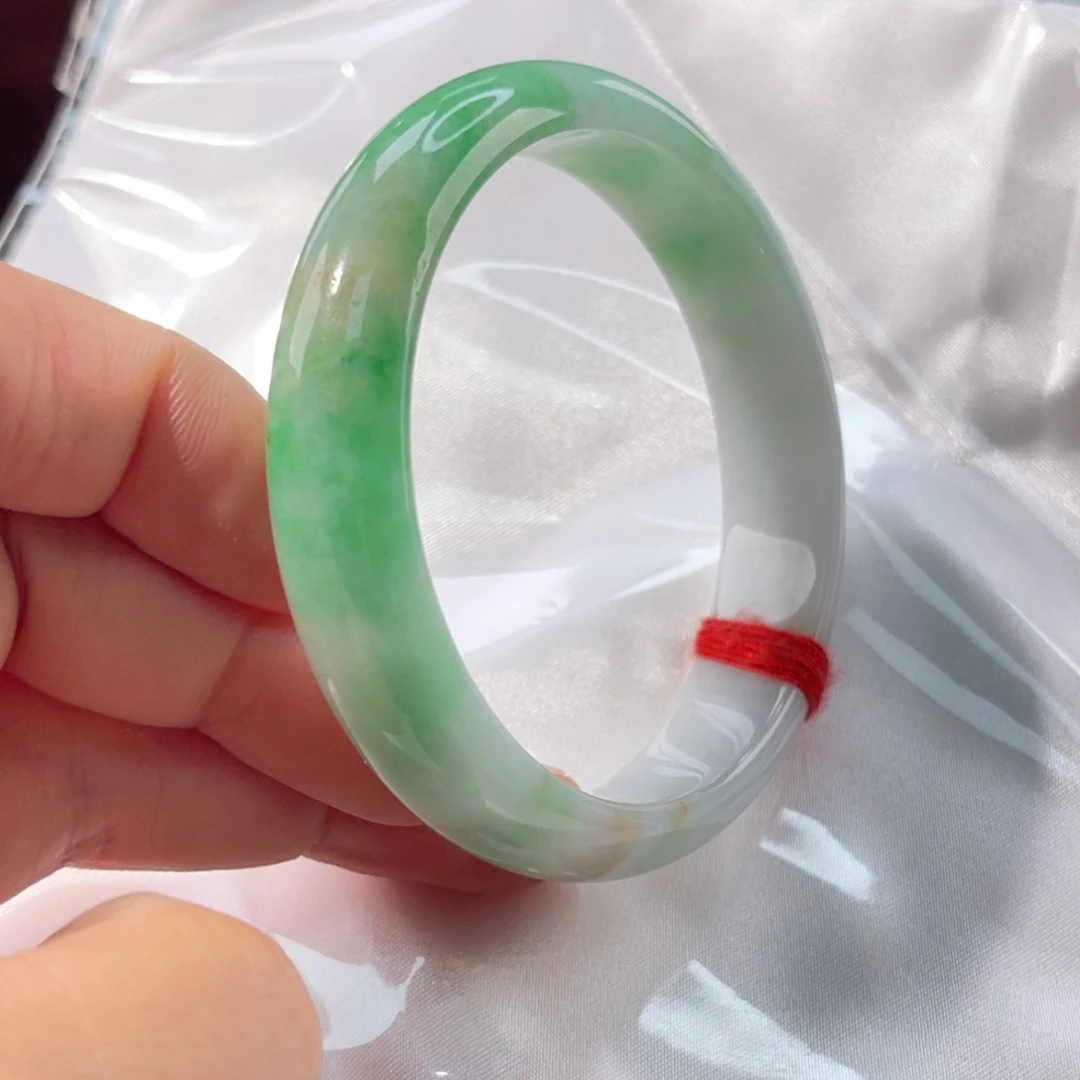 翡翠未镶嵌手镯57.8 －处微瑕细细石纹48小时鉴赏微棉飘黄翡