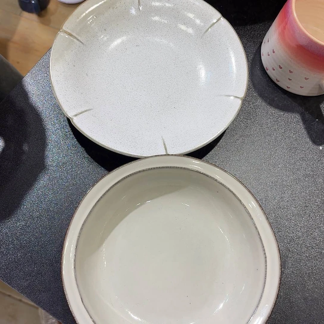 陶瓷有点瑕疵介意勿拍