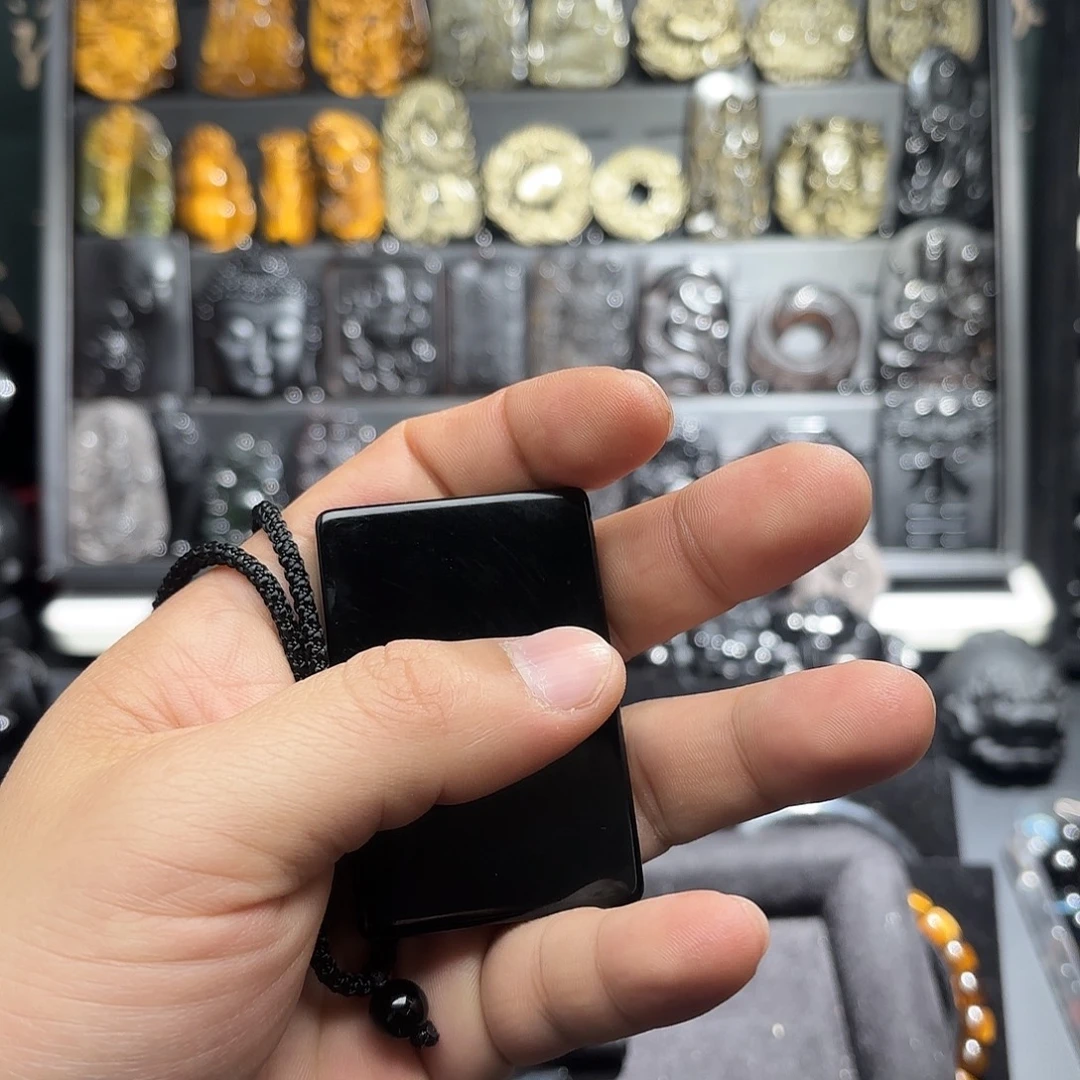 李***水黑曜岩未镶嵌手链