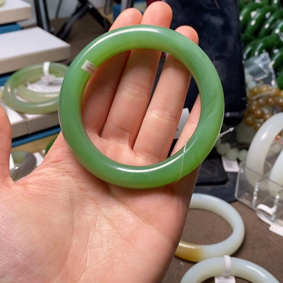 【闪购商品】和田玉手镯未镶嵌金*多