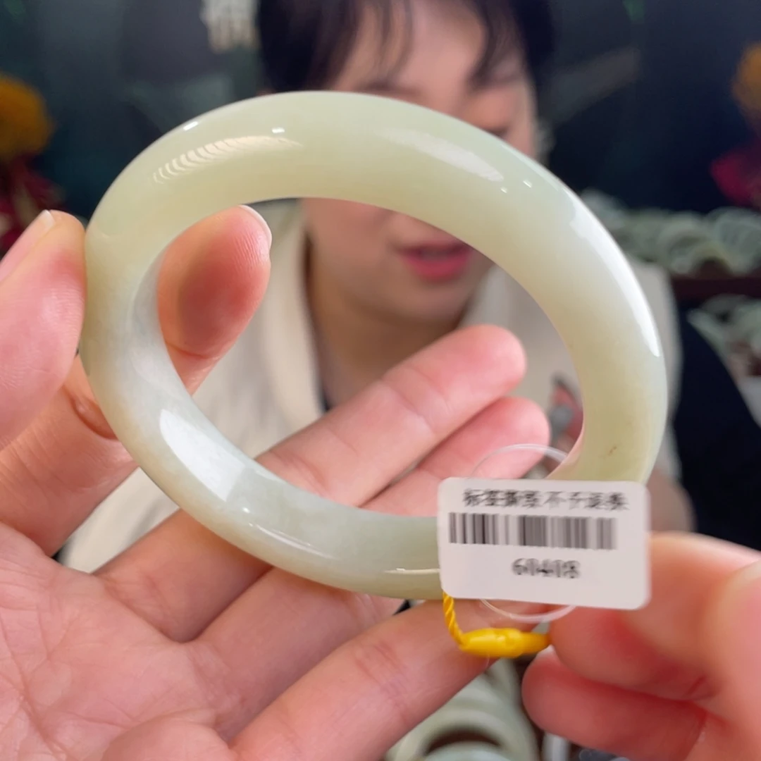 和田玉手镯未镶嵌57