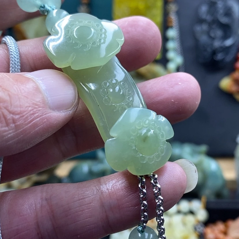 【闪购商品】未镶嵌岫玉吊坠手工雕刻