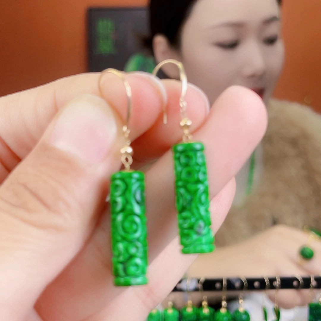 翡翠18K金镶嵌耳饰