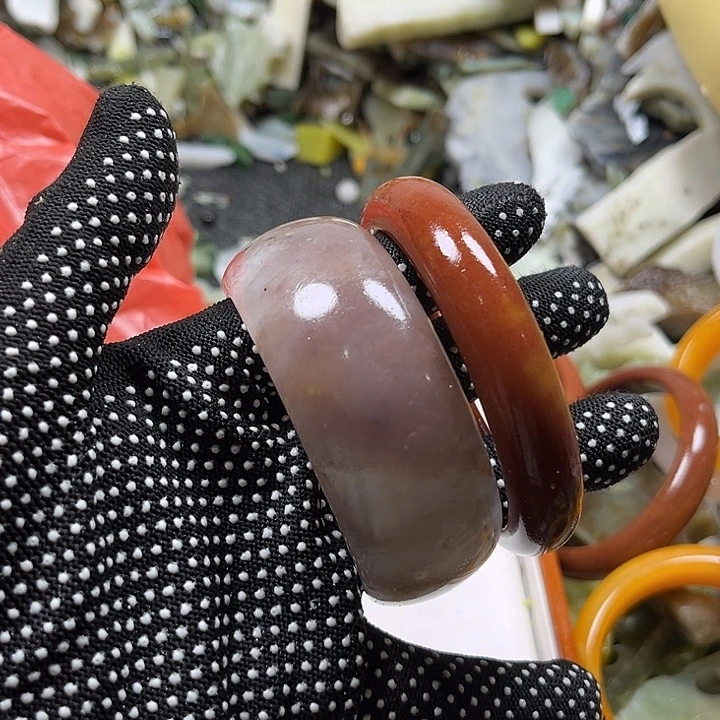 和田玉足铂镶嵌珠宝奇石热**剧