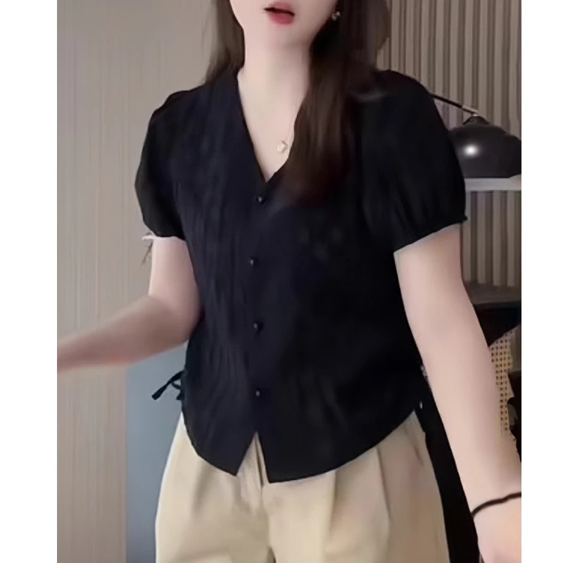 v领黑色高级感开叉衬衫女夏季2025新款时尚显瘦减龄收腰短袖上衣