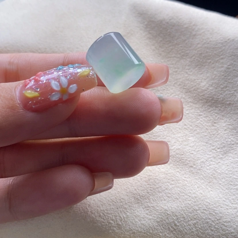 【闪购商品】翡翠颈饰未镶嵌冰阳飘绿桶珠