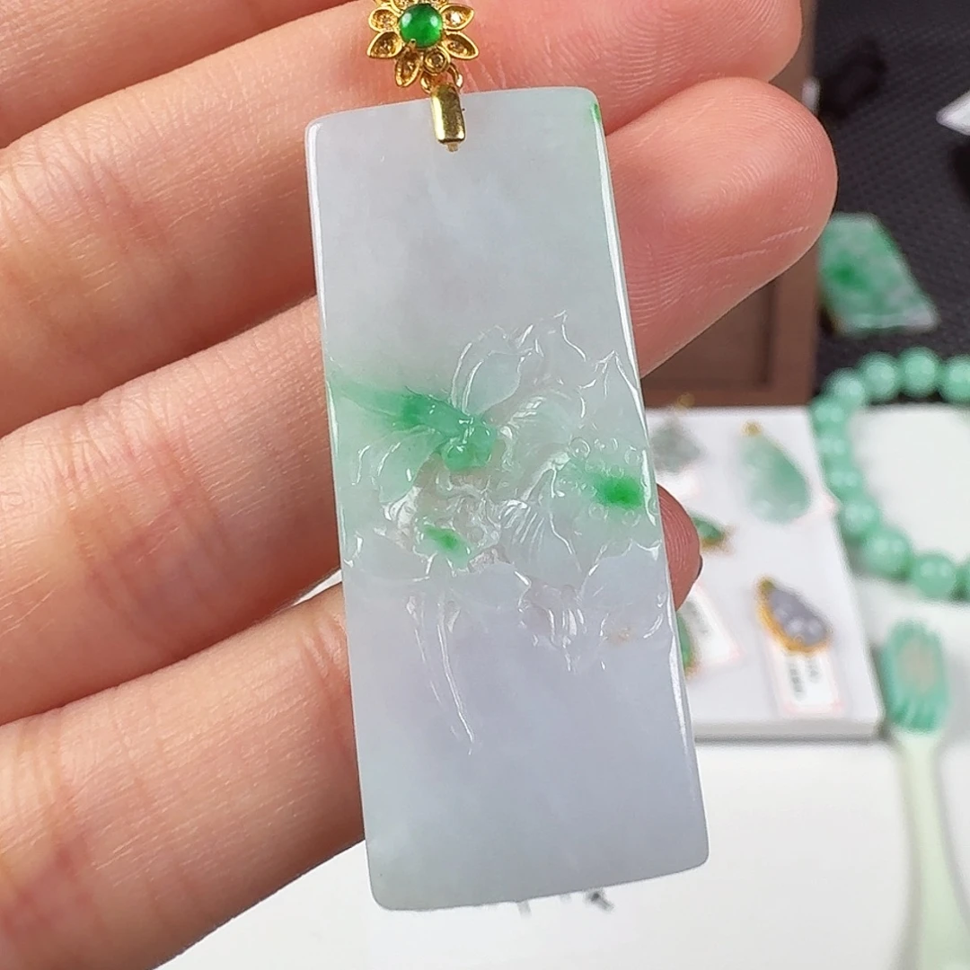 翡翠18K金镶嵌颈饰