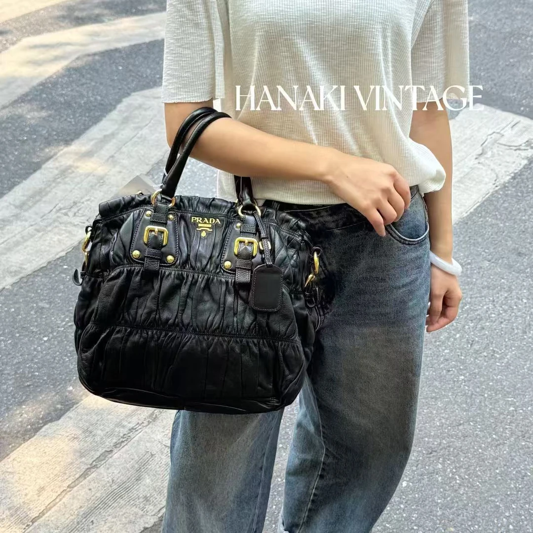 95新 Prada/普拉达 花绮二店/Prada褶皱全皮机场斜挎包/95新