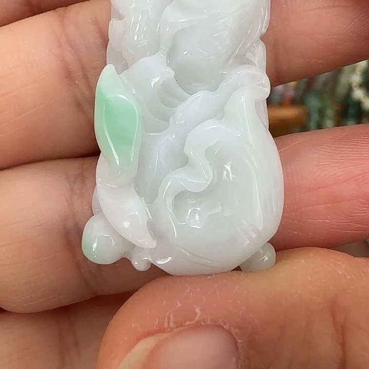 翡翠未镶嵌颈饰吊坠