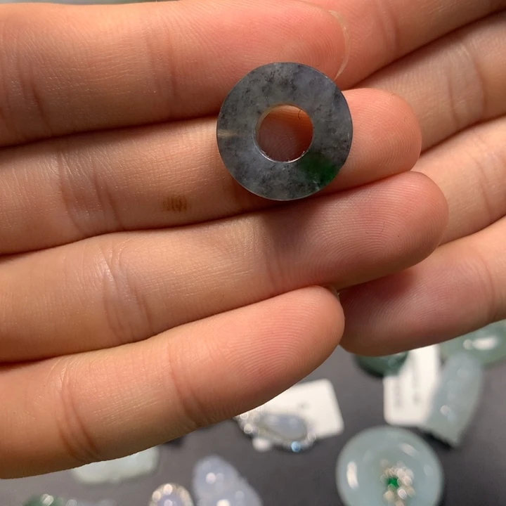 翡翠裸石翡翠首饰