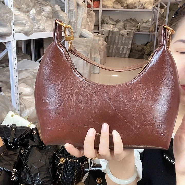 蚕丝小牛剖层皮革PU