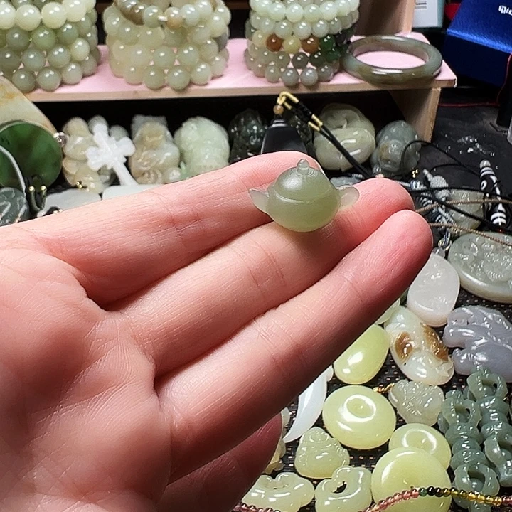 和田玉（糖玉）未镶嵌颈饰