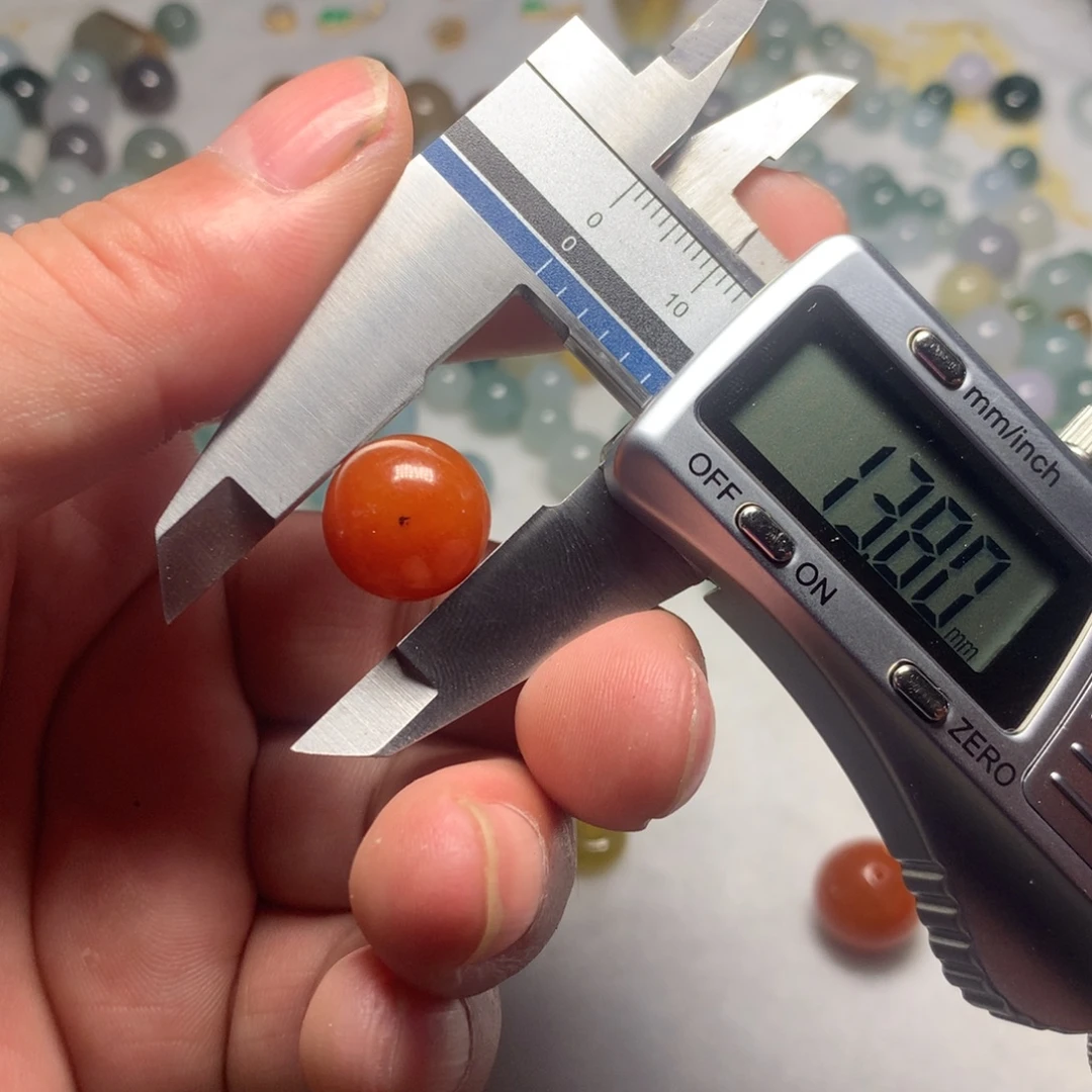 散珠翡翠烧红珠子一颗