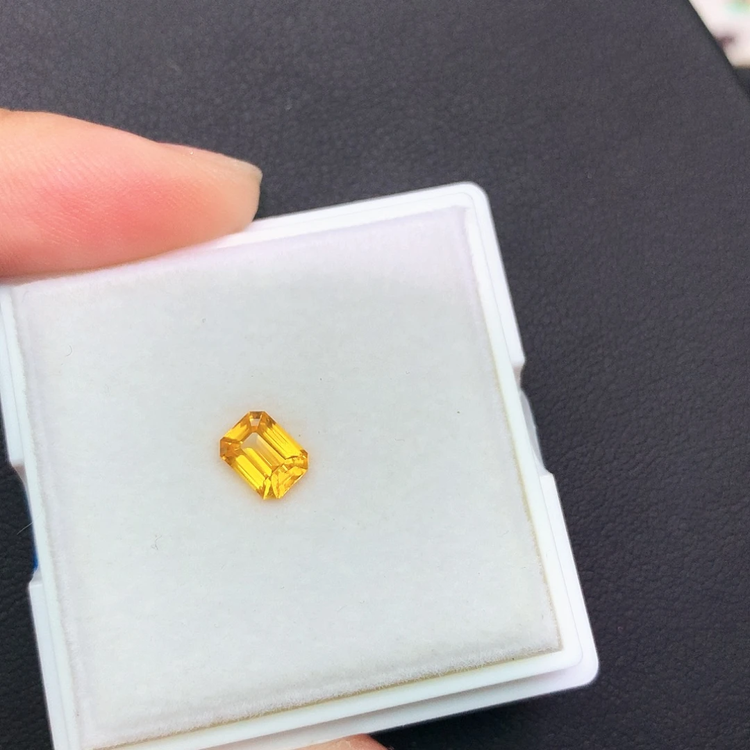 裸石蓝宝石天然金丝雀黄蓝宝裸石1.04ct带大证