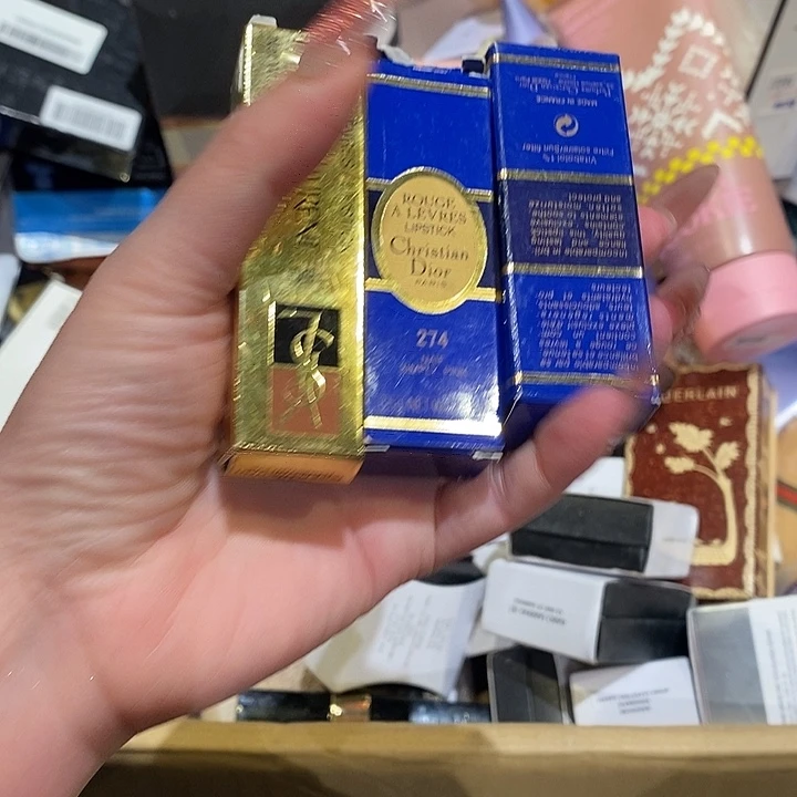 Y***r花岗石铁合金中古香水沐浴露持久留香