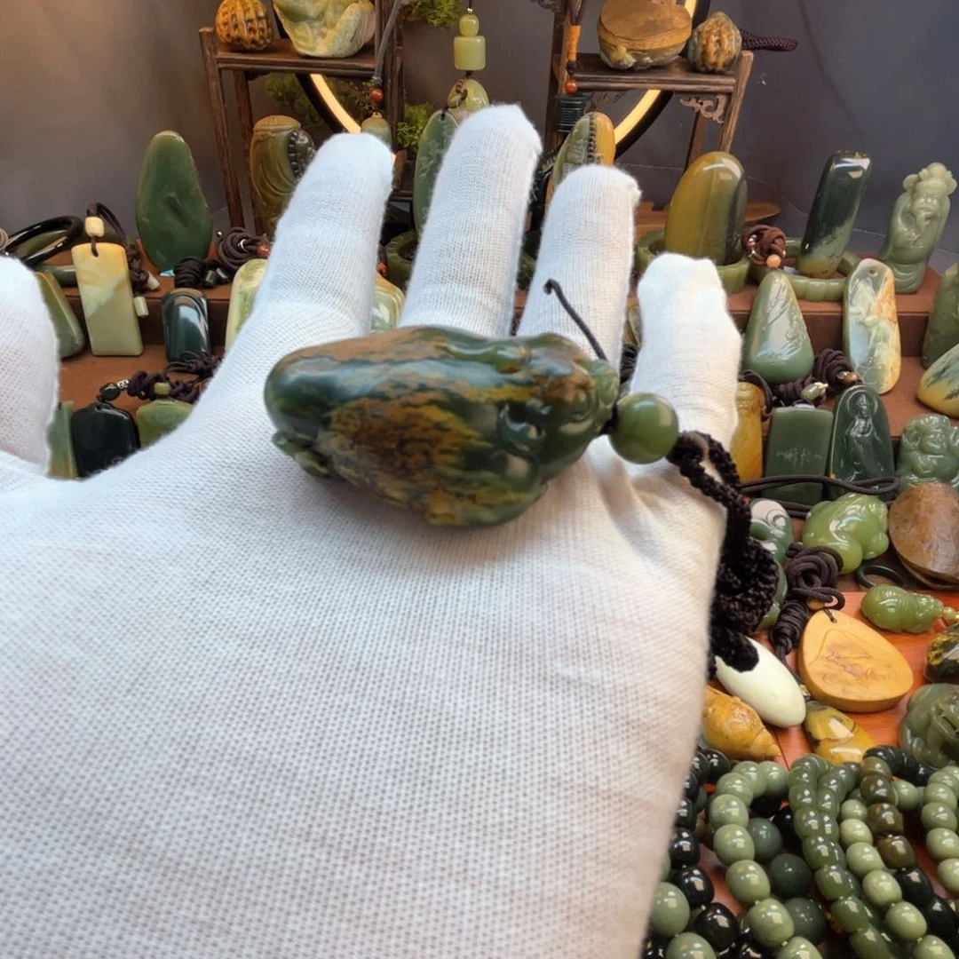 岫岩河磨玉（透闪石质玉）未镶嵌挂件