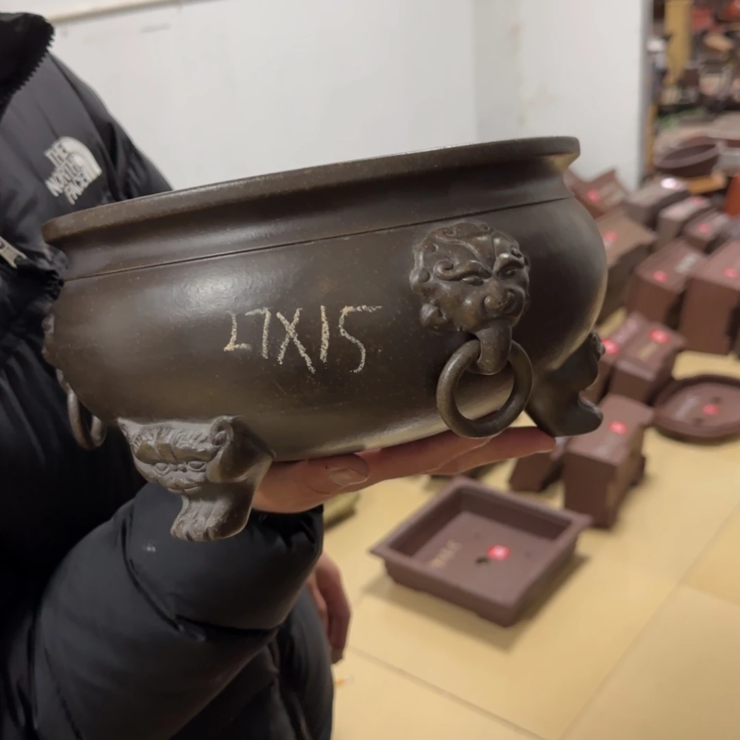 紫砂花盆呜呜呜呜