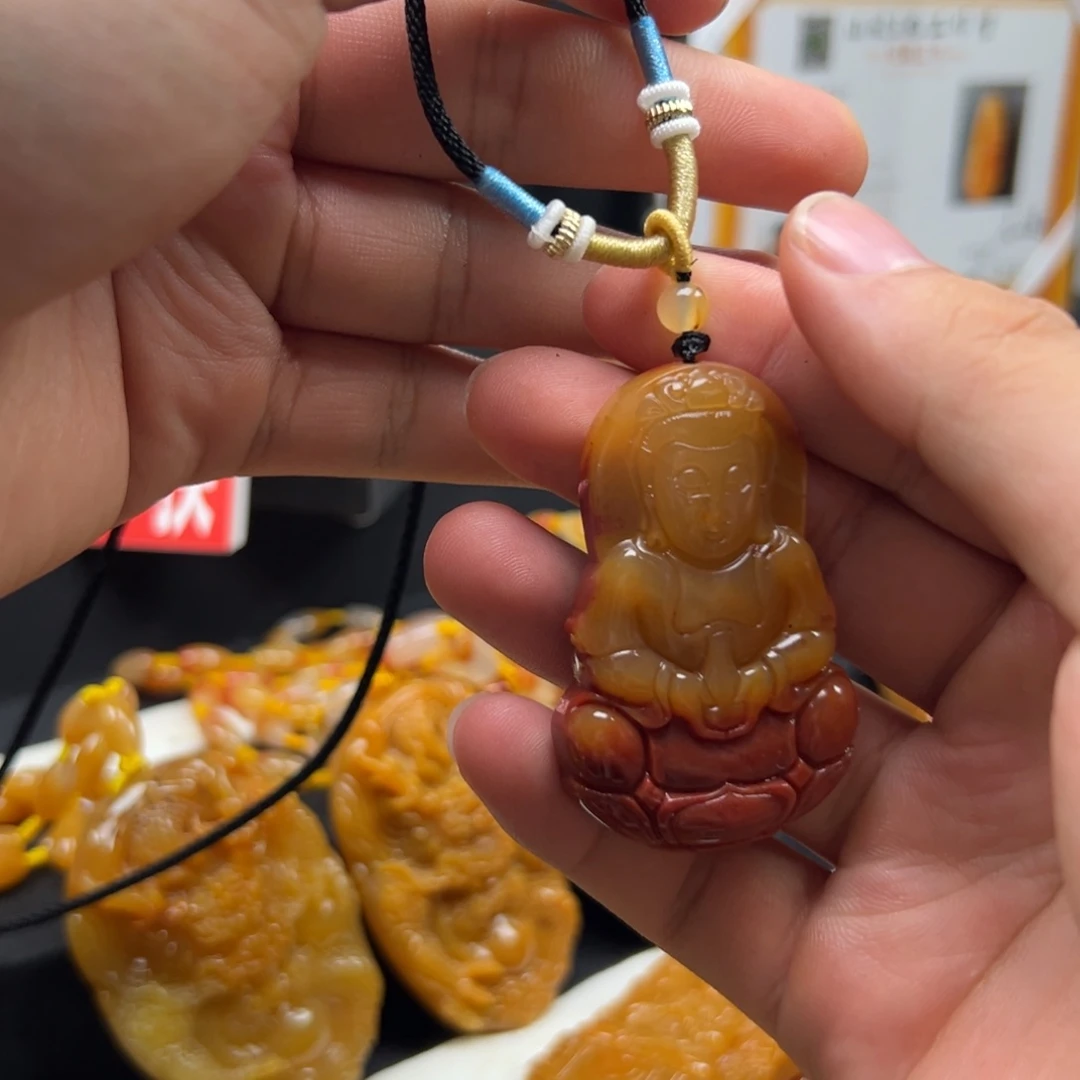 未镶嵌石英质玉（黄龙玉）黄龙玉