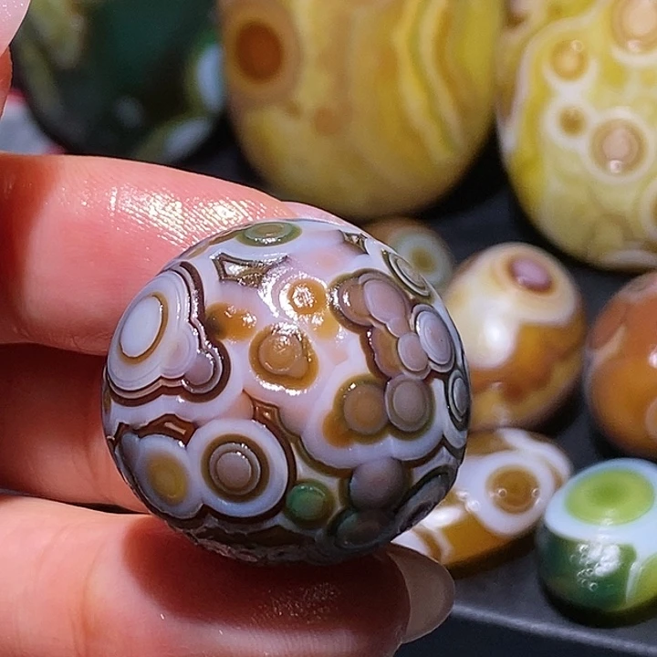 玛瑙/玉髓未镶嵌珠宝奇石50