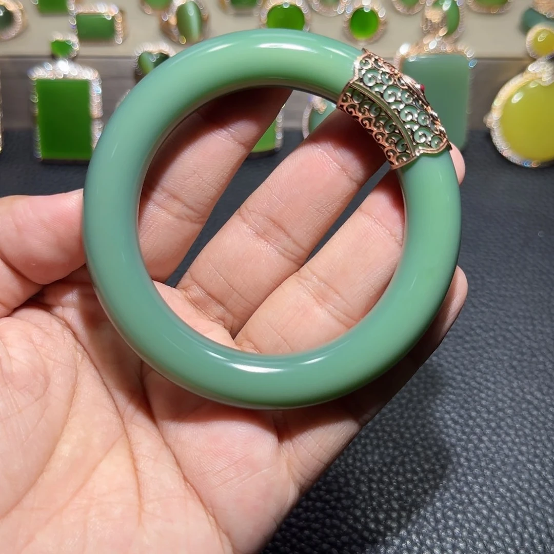 未镶嵌手镯和田玉（碧玉）1**4