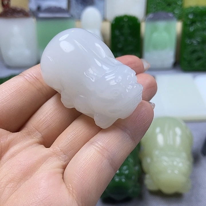 颈饰未镶嵌和田玉