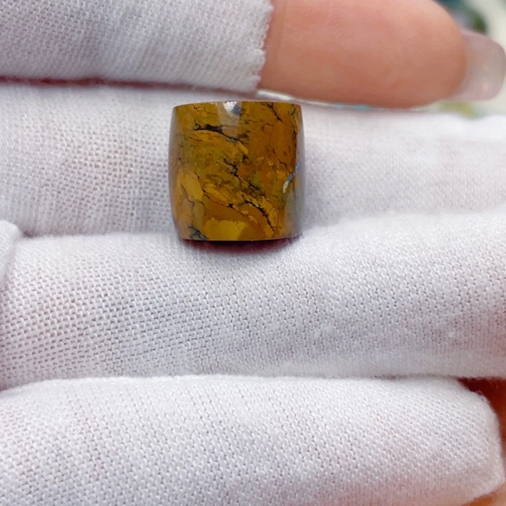 绿松石未镶嵌饰品