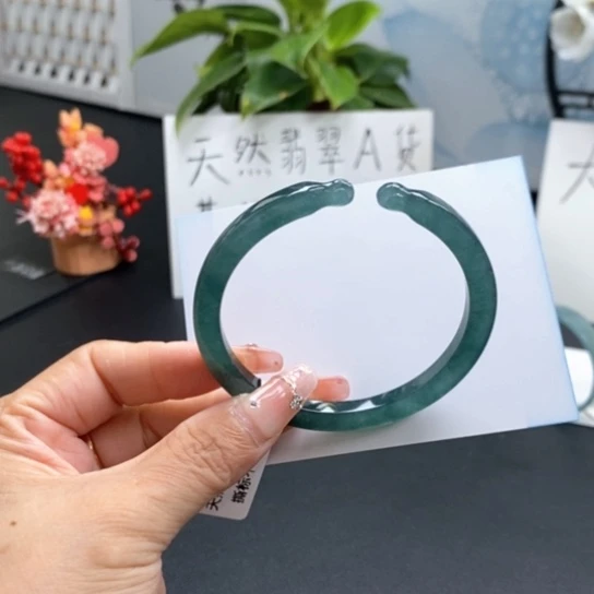 未镶嵌手镯翡翠58尺寸