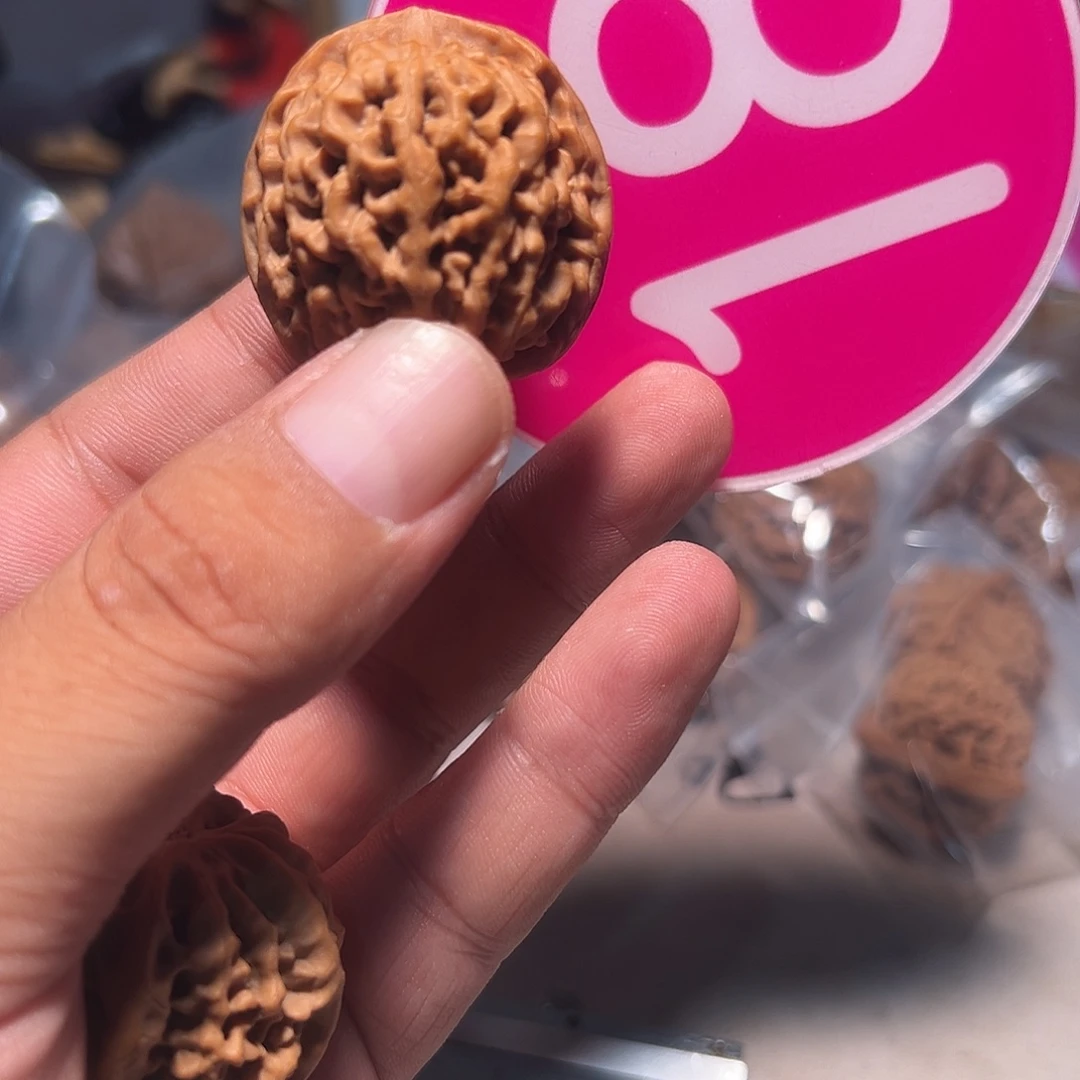 江***鱼文玩核桃，粉色18号