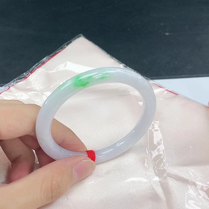 翡翠未镶嵌手镯圈58。04093