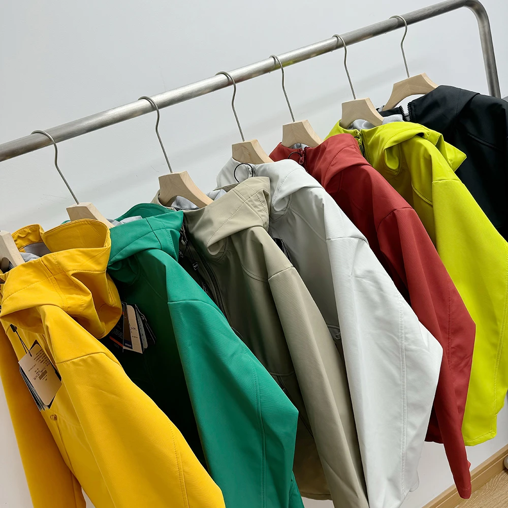 25秋季新款城市机能户外防风防泼水连帽软壳冲锋衣外套男女情侣款