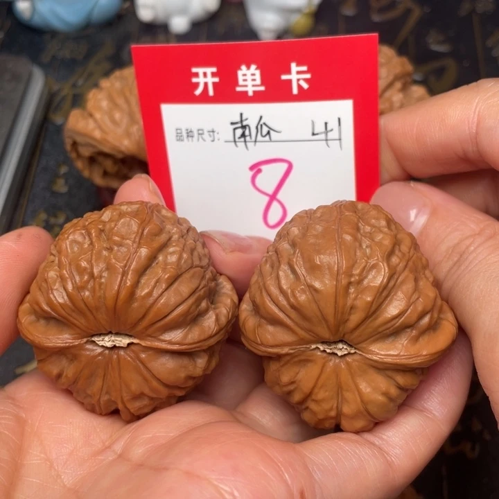 吊坠桃核文玩了吗