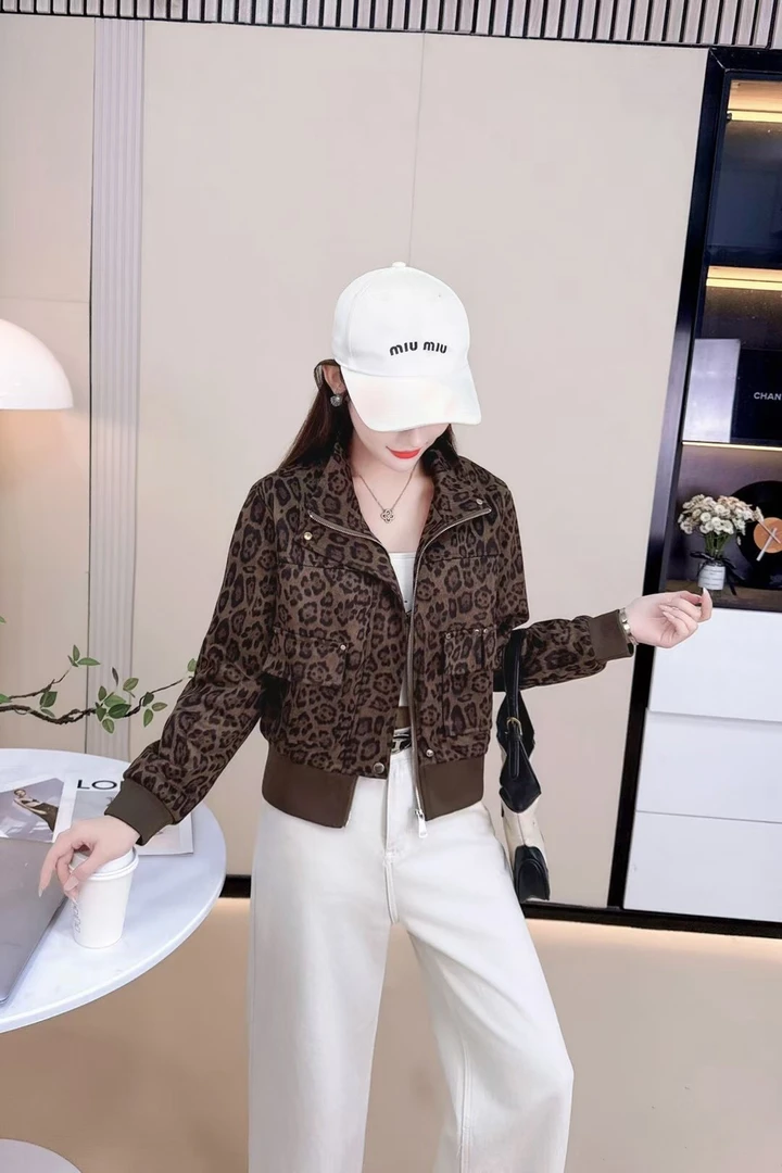 55610秋款豹纹女装短款上衣时尚