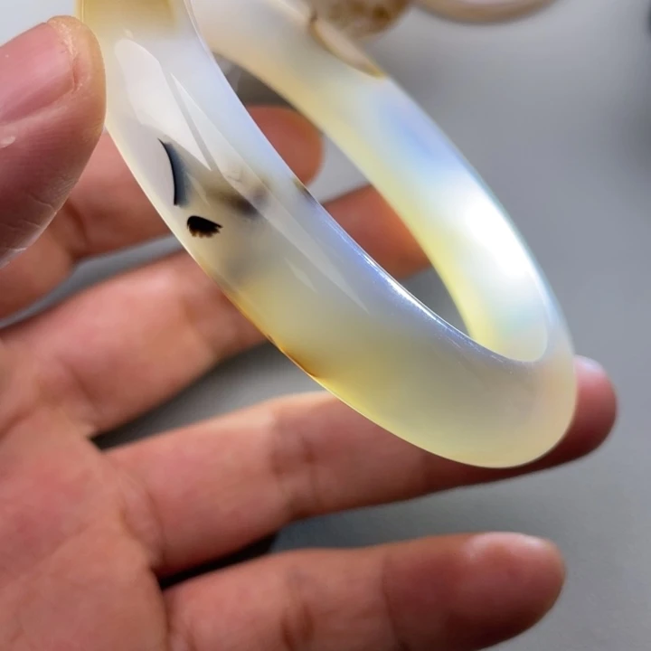 玛瑙/玉髓颈饰未镶嵌无*