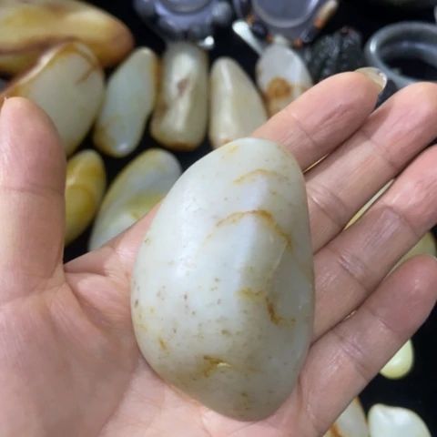 未镶嵌和田玉（糖玉）车挂