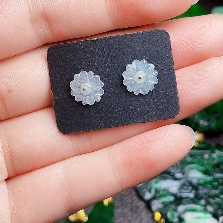 翡翠未镶嵌颈饰多样性