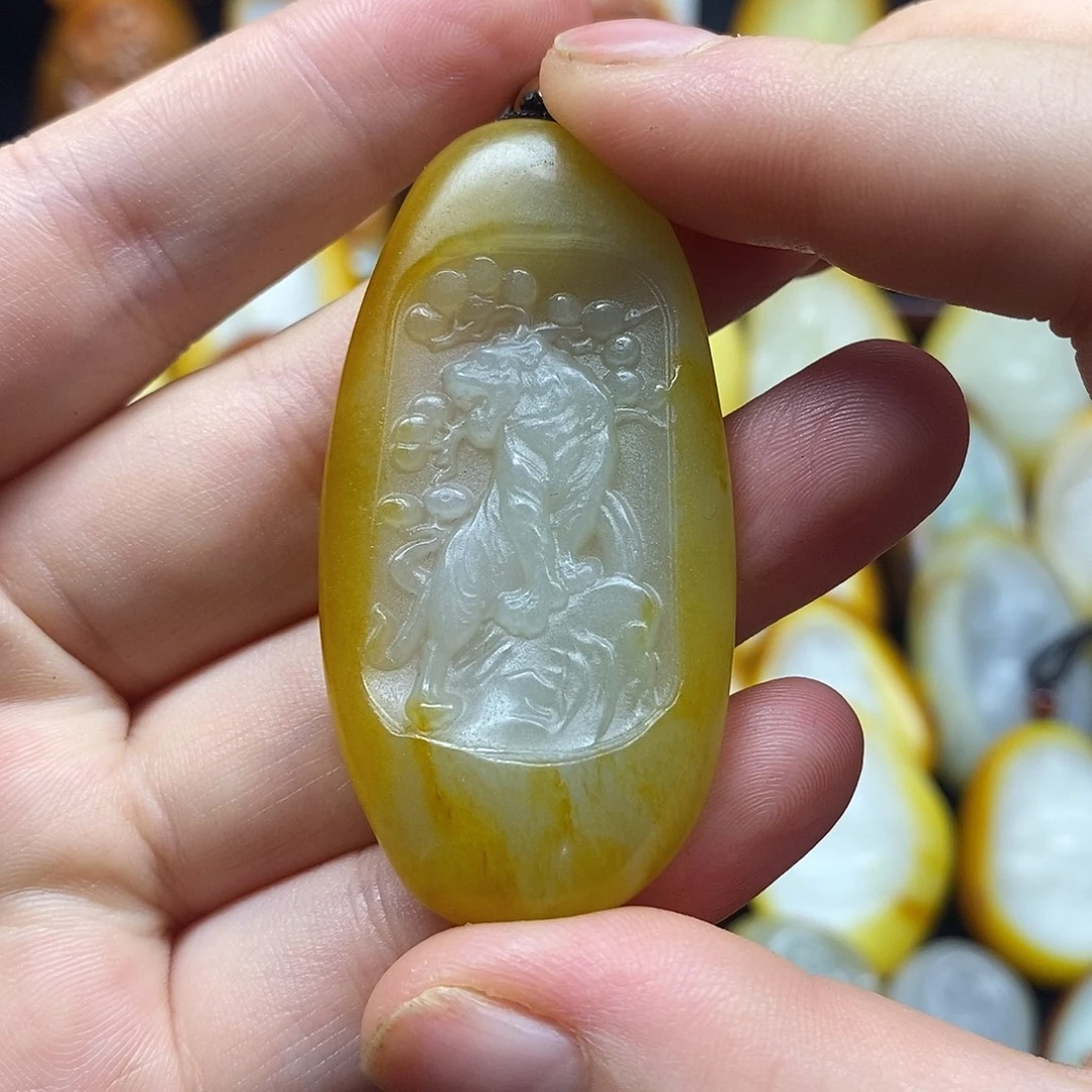平***界颈饰未镶嵌和田玉
