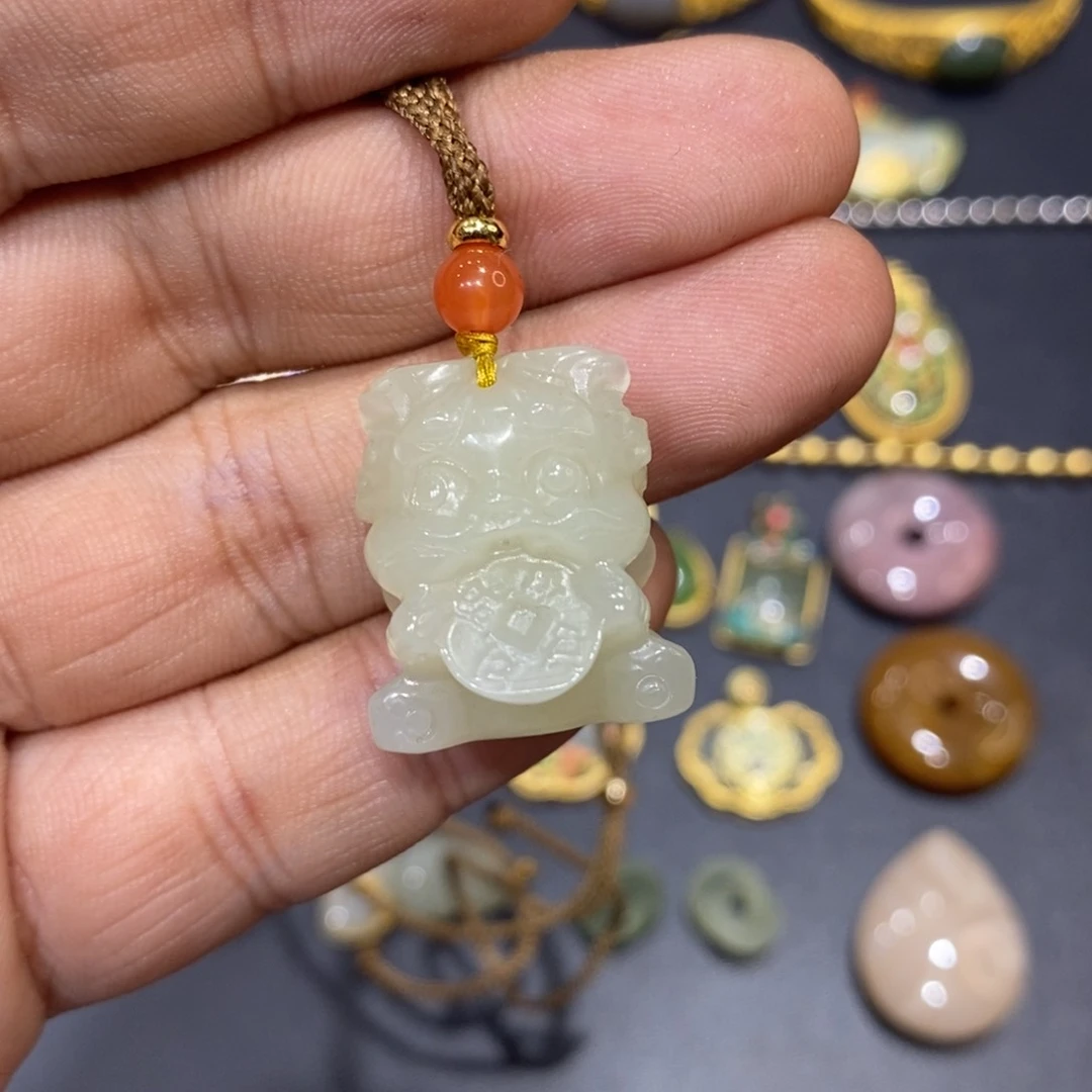 和田玉颈饰未镶嵌