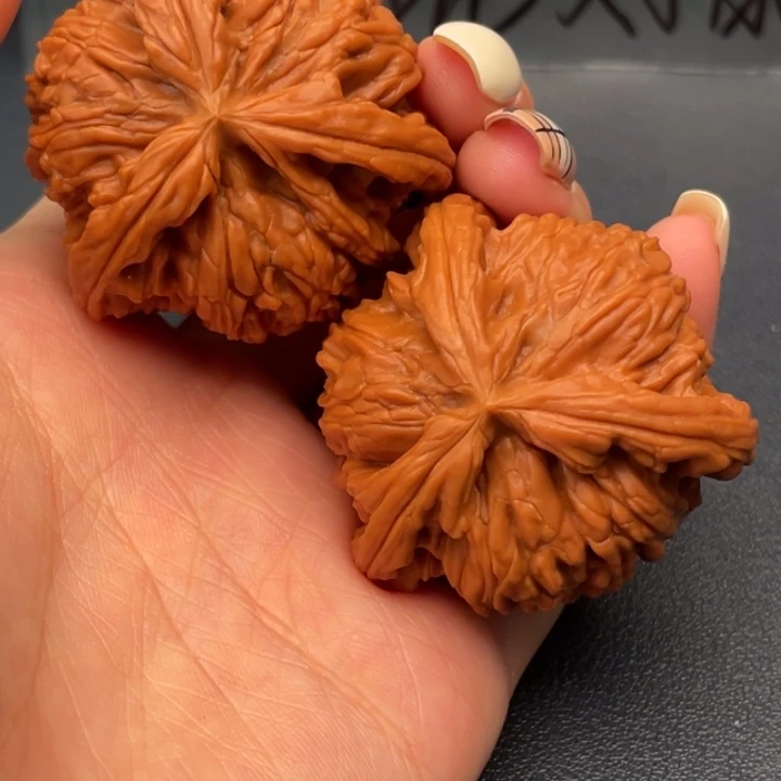 小***黑吊坠文玩核桃白狮子