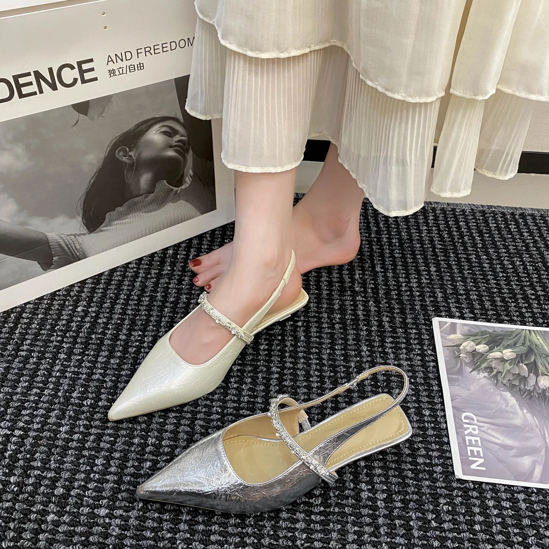 2517-7新款尖头带钻舒适百搭后空矮跟小单鞋