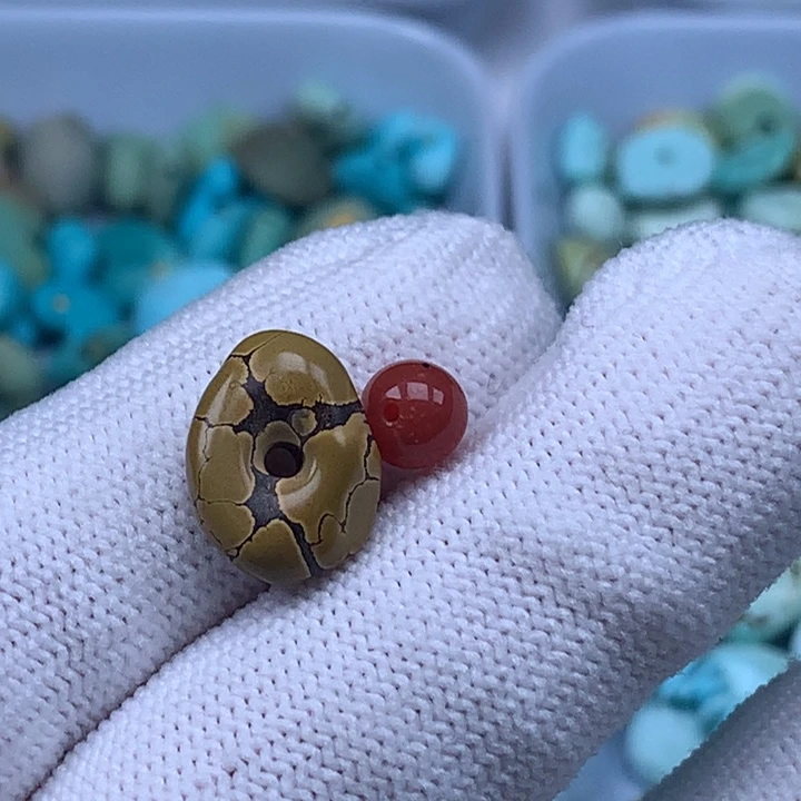 南红玛瑙未镶嵌珠宝奇石