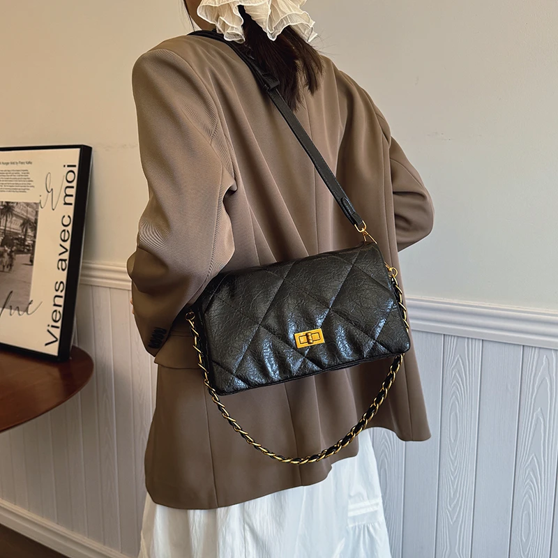 2025秋冬新款腋下潮流复古单肩斜挎包时尚女包 18068