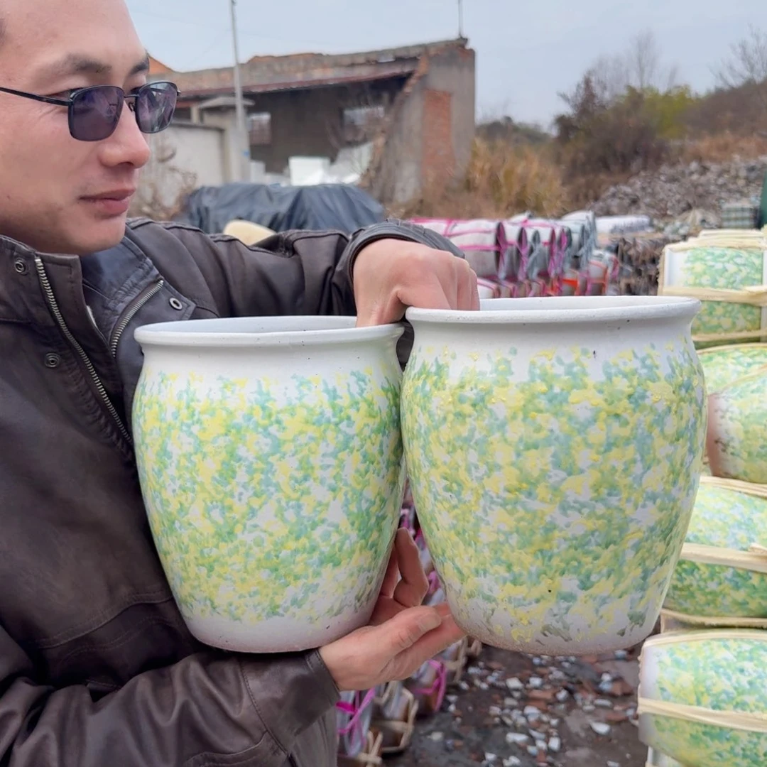 紫砂花盆口19高22（两个油菜花