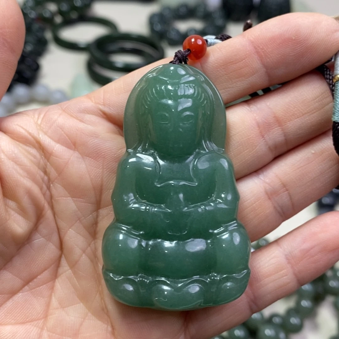 颈饰未镶嵌透闪石质玉东陵玉观音