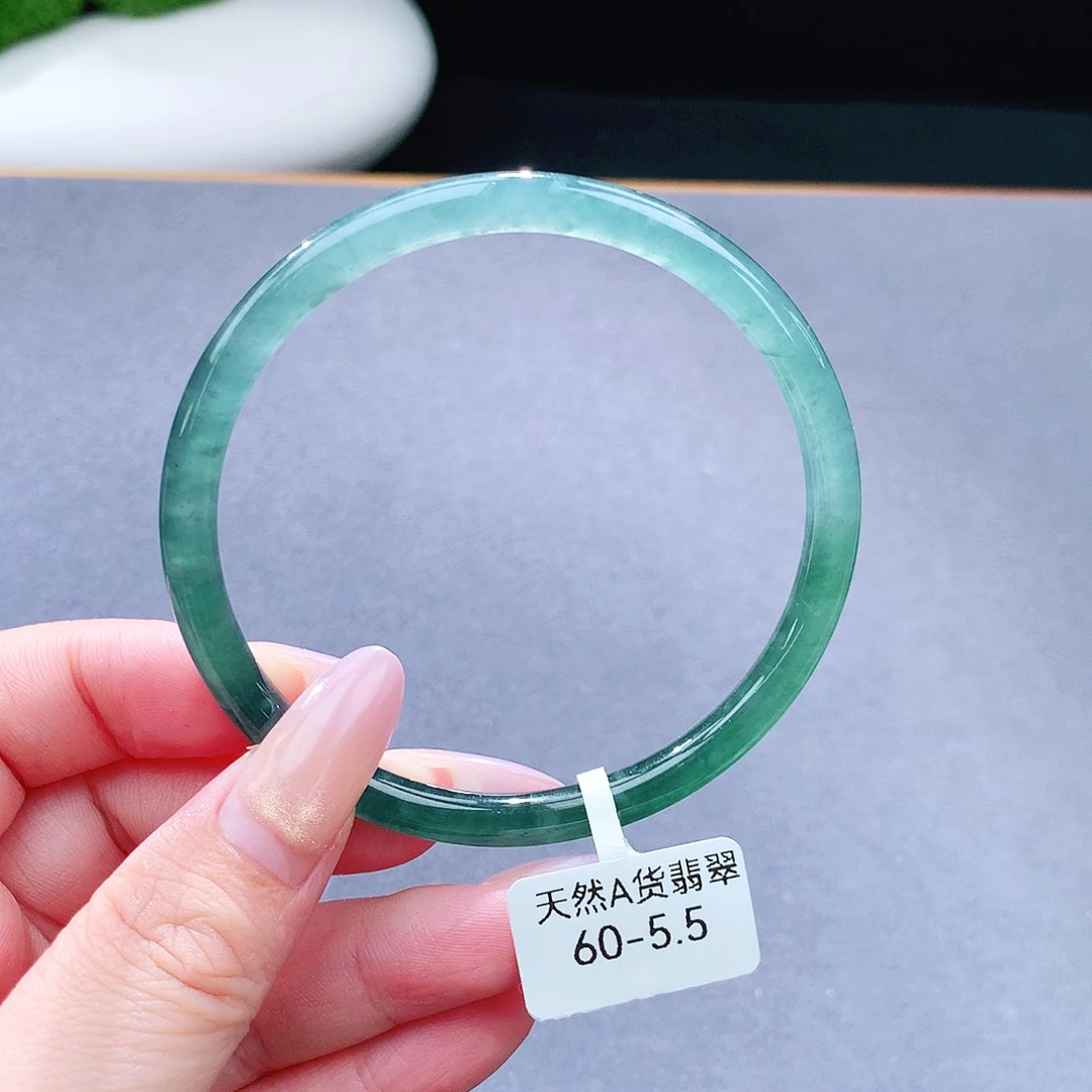 未镶嵌手镯（圆镯）翡翠