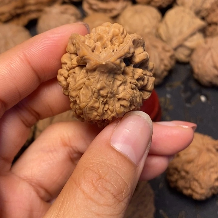 z***x文玩核桃吊坠文玩核桃异形单只