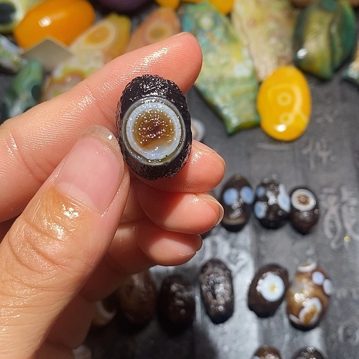 逍***遥玛瑙/玉髓合金颈饰