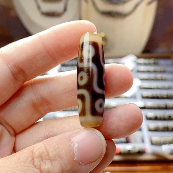 玛瑙/玉髓未镶嵌珠宝半成品一**花