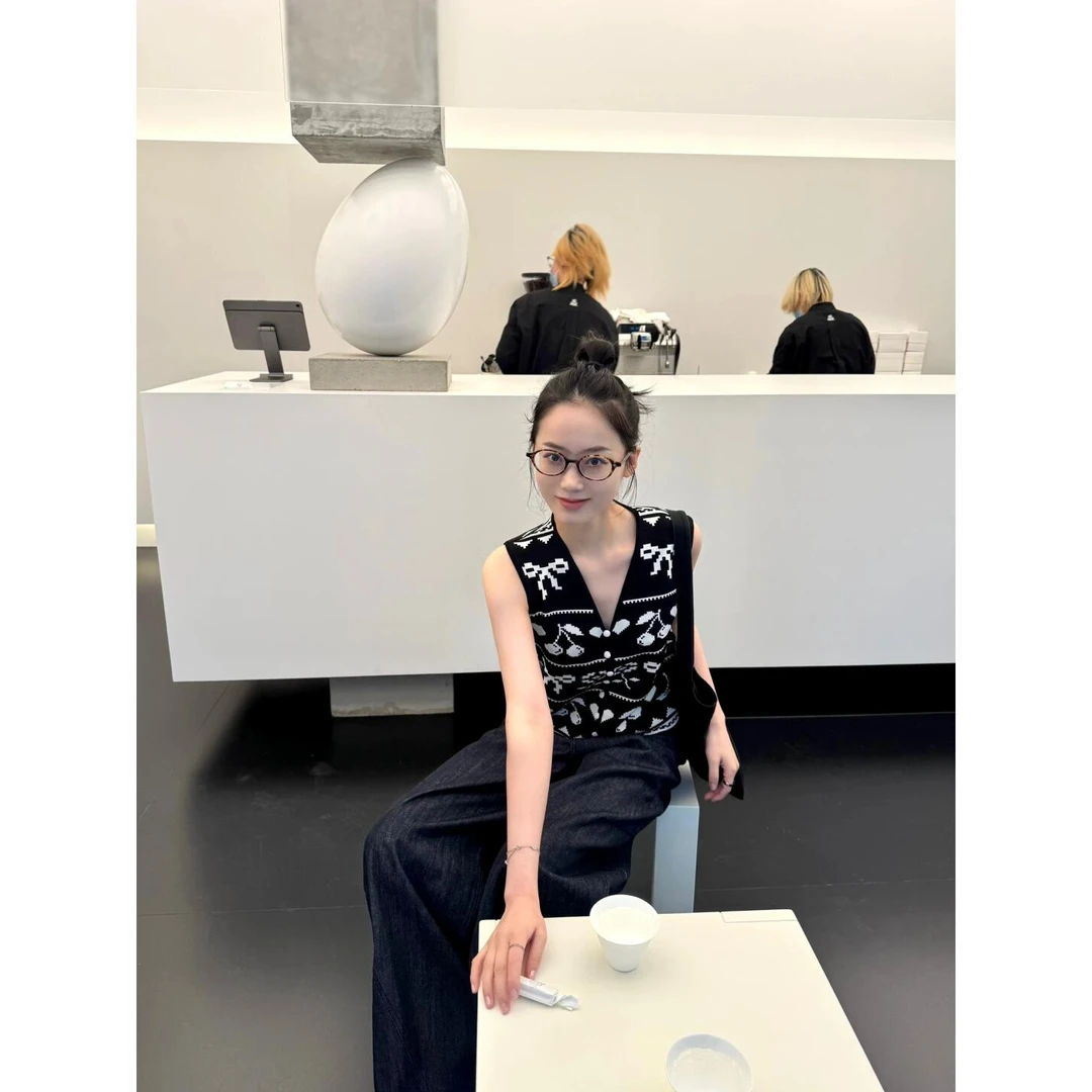 夏季新款韩版洋气衣服女时尚无袖上衣小众复古修身显瘦裤子套装