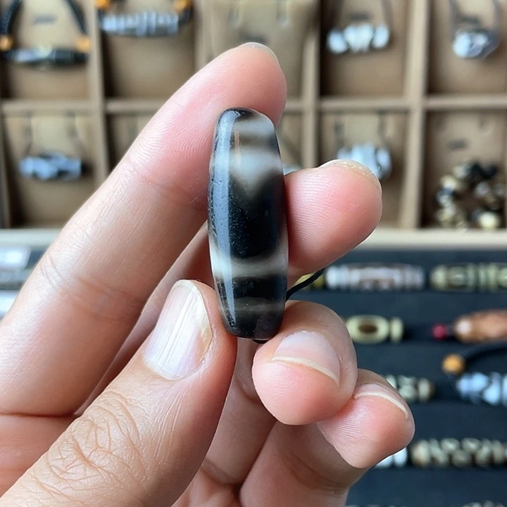 R***y玛瑙/玉髓吊坠未镶嵌