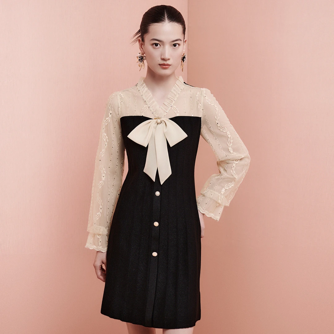 拉珂蒂法式蕾丝蝴蝶结减龄拼接连衣小黑裙RF04748W0